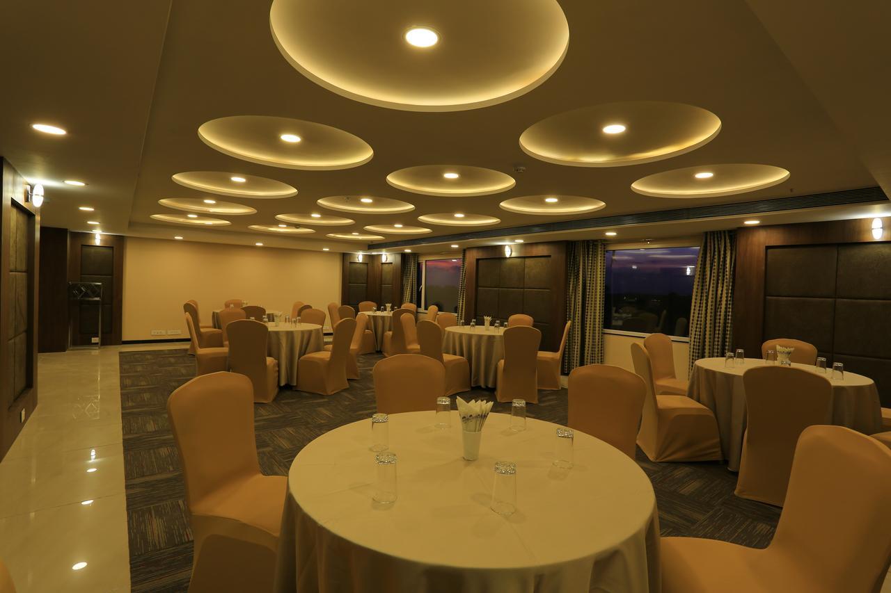 Nandan Kanan Hotel & Resort Sipra Dış mekan fotoğraf